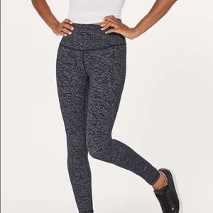Lululemon wunder under HR tight